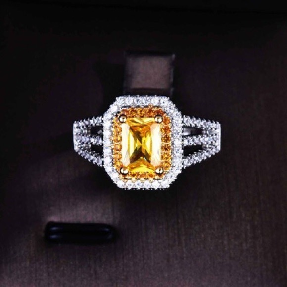 Gorgeous Yellow Rhinestone Square Adjustable Ring - Picture 2 of 5